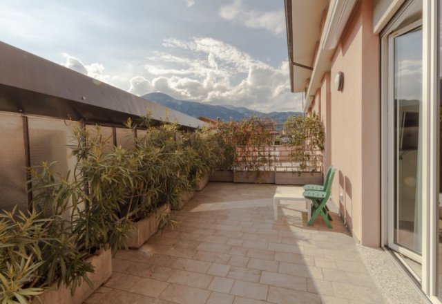 Elegant Two-Room Apartment with Terrace in the Heart of Mandello Lario