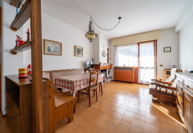 Three-room apartment with Terraces and Garage in Ballabio - Experience Comfort