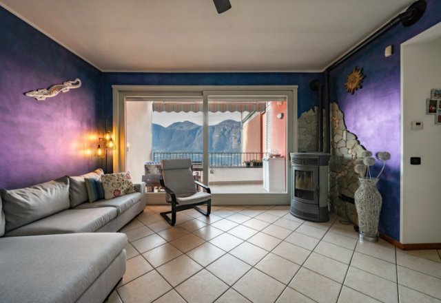 Apartment for Sale: Lake View, Double Garage, Mandello