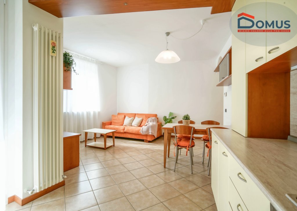 Rent Apartments Mandello - Two-room apartment with garage for rent in Mandello center Locality 