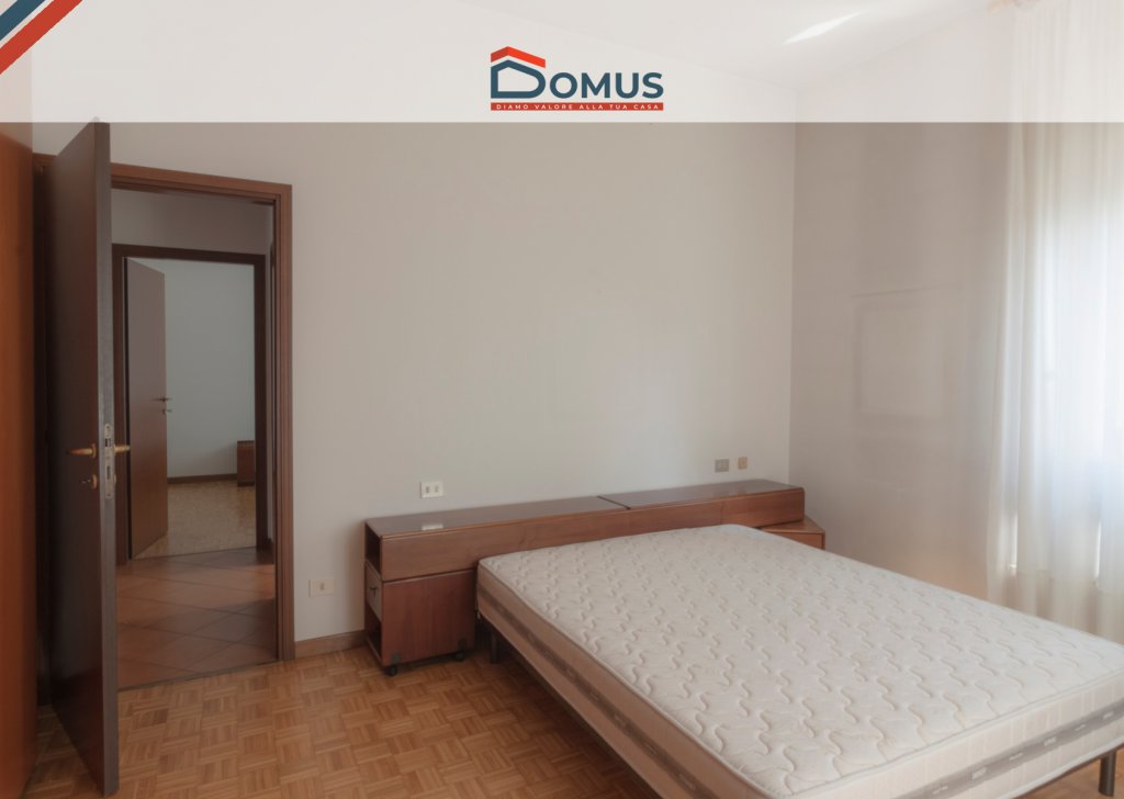 Rent Apartments Mandello - Spacious three-room apartment for rent in Mandello Lario Locality 