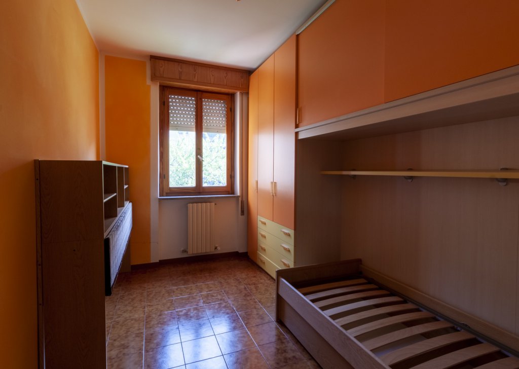 Rent Apartments Mandello - Rent Central Three-Room Apartment in Mandello: Near Schools Locality 
