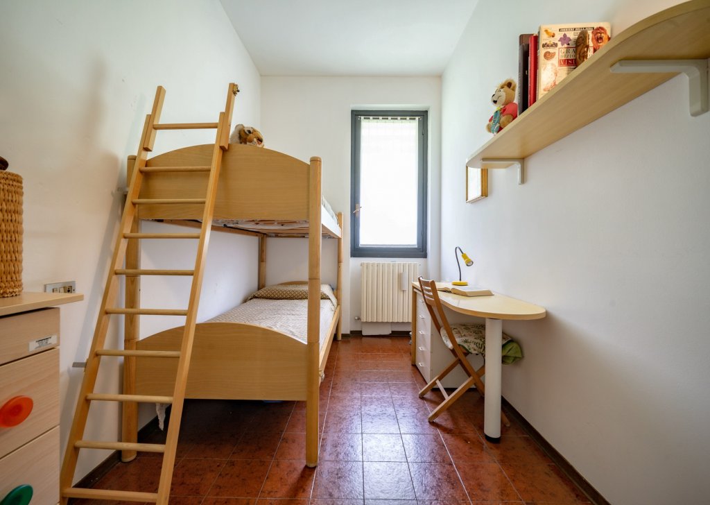 Sale Apartments Lierna - Three-room apartment with terrace in Lierna: Comfort and Investment Locality 