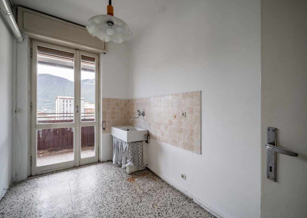 Apartments for sale  piazza Sacro Cuore 10, Mandello, locality Central / Lake