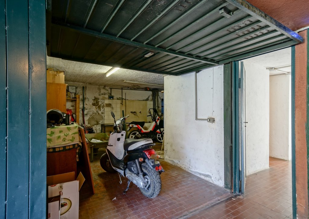 Appartamenti trilocale in vendita  via Alfieri 15, Mandello, località Centrale / Lago