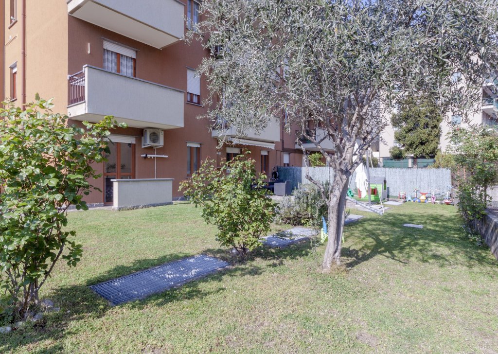 Sale Apartments Mandello - Lifestyle with Garden: Apartment in Mandello Locality 