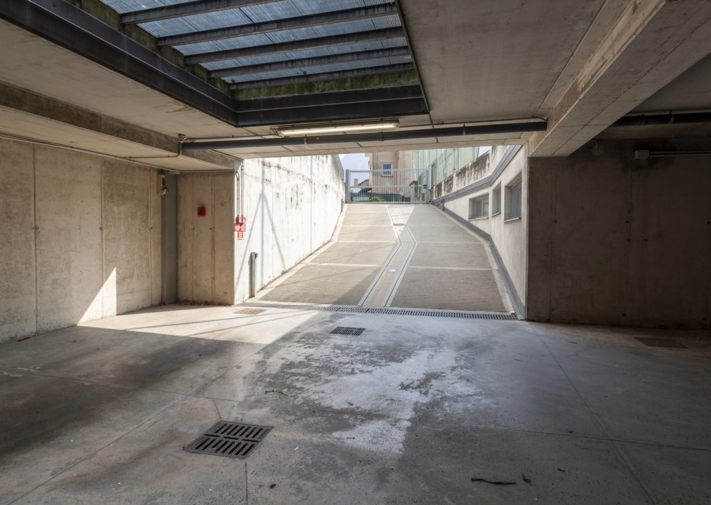 Garage, parking place for sale  via della Quadra 9, Abbadia Lariana, locality Central / Lake