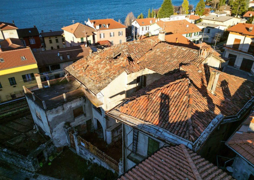 Houses for sale  via Dante Alighieri 1, Abbadia Lariana, locality Central / Lake