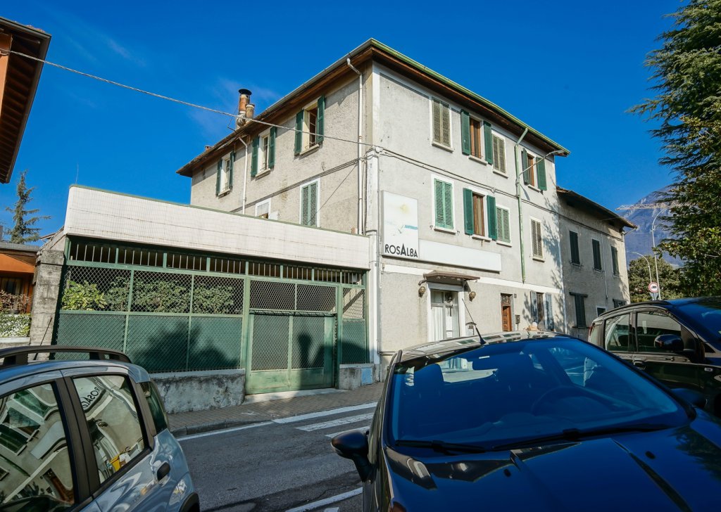 Case in vendita  Tommaso Grossi 6, Mandello, località Centrale / Lago