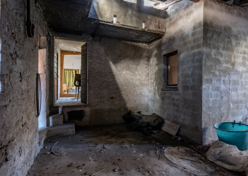 Sale Rustic Building Samolaco - Giumello di Samolaco: Historic House to Renovate Locality 